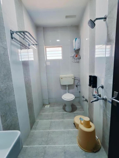 Bathroom 3, Hotel Heritage Palace, Kachchh