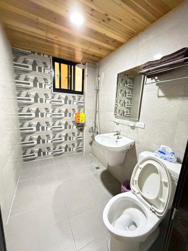 Bathroom 2, 七里香民宿, Pingtung
