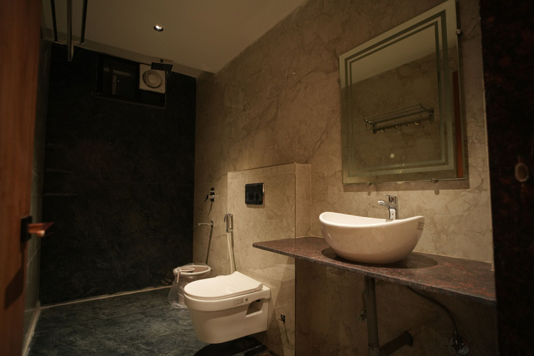 Bathroom 3, Hotel Madhuram Shivpuri, Shivpuri