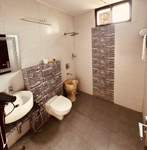 City shuttle 2, Savana Suites, Gautam Buddha Nagar