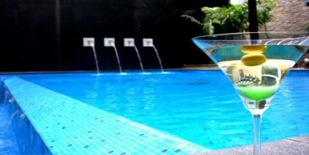 Pool 4, Inventree Hotel Bangalore, Bangalore
