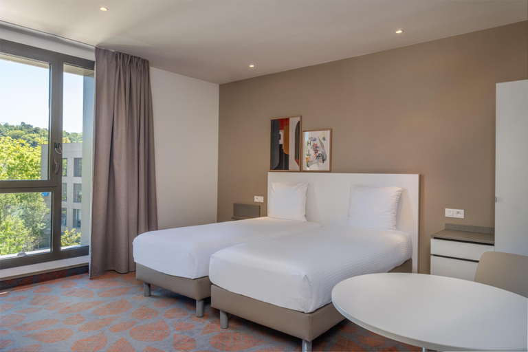 Bedroom 3, Spark by Hilton Lyon Park Saone, Rhône