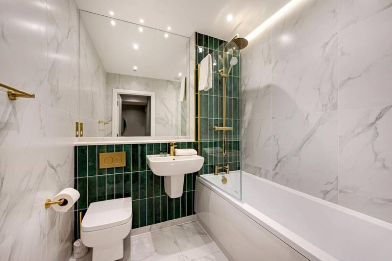 Bathroom, Host Apartments Catharine Quarters IV, Sefton