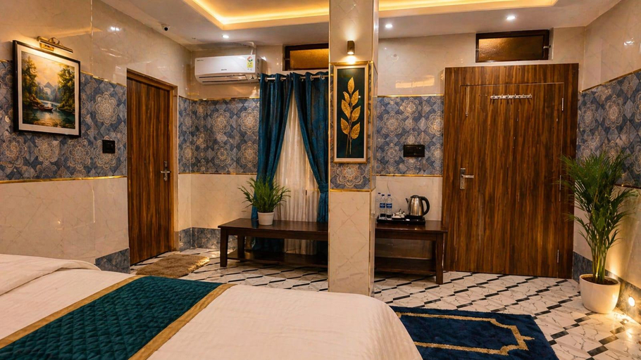 Others 4, Jyoti Stay Inn, Faizabad