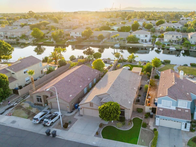 Others 5, Waterfront Villa with Pool Hot Tub Lounge area, Maricopa