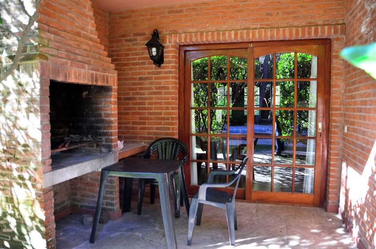 Outdoor dining, Vacances Centro, Pinamar