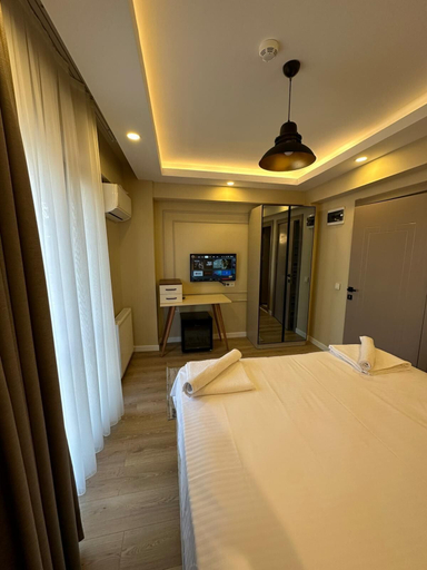Room 2, vem hause, Fatih