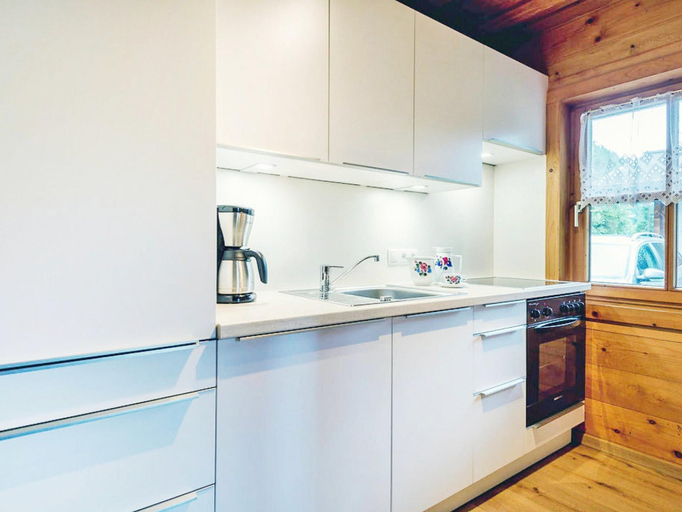 Private kitchen, Chalet in Eben With Panoramic Mountain Views, Sankt Johann im Pongau