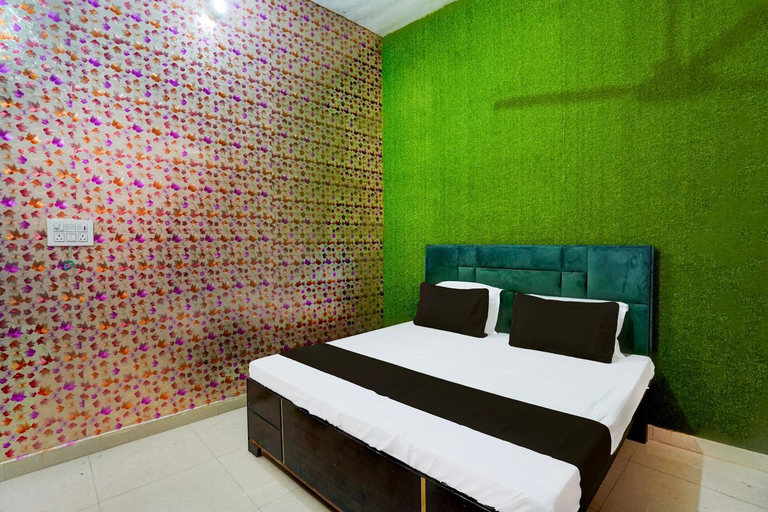 Bedroom, SPOT ON PARKS HOTEL, Sambhal