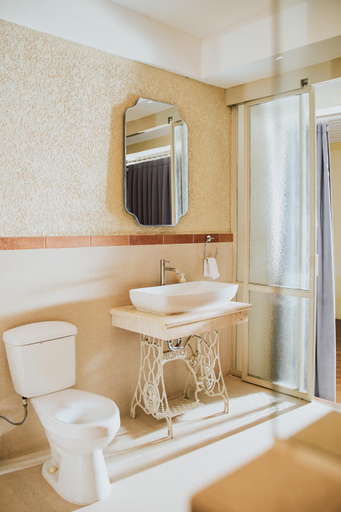 Bathroom 3, Spiegel Home Studio, Semarang