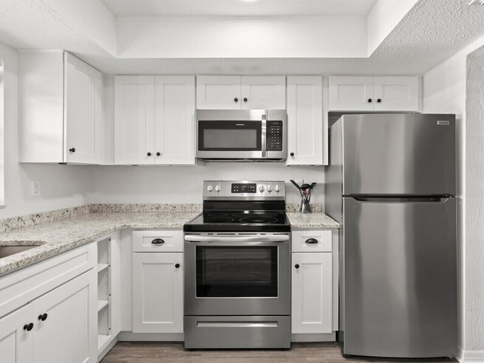 Interior 4, Yellow Sunshine Oceanfront Townhouse, Private Balcony Unit #2, Volusia