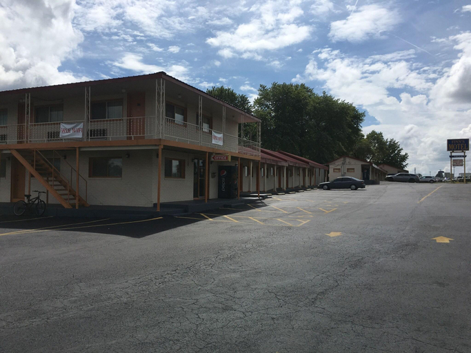 Exterior & Views 2, Finn's 66 Motel, Phelps