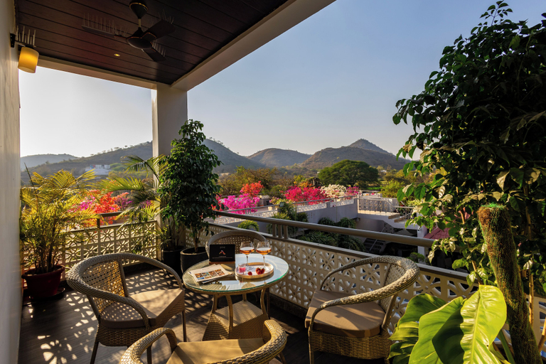 Outdoor dining 3, ELIVAAS Prive Mountain Creek 1 Luxe Room, Udaipur
