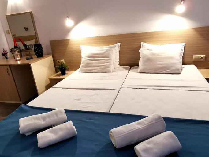 Bedroom 2, Largo Beach Hotel, Nesebar