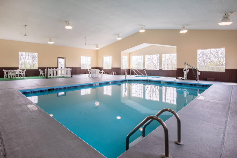 Sport & Beauty 1, Quality Inn Edgerton - Lake Koshkonong, Rock