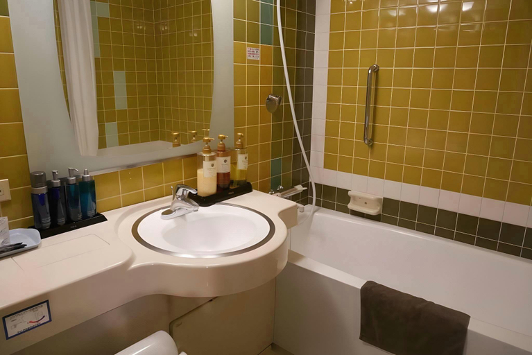 Bathroom 4, Sun Royal Kawasaki, Kawasaki