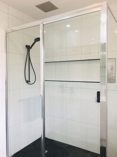 Bathroom 3, Echuca Moama Holiday Accommodation 1, Campaspe - Echuca
