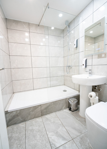 Bathroom 4, Rushmore Hotel, London
