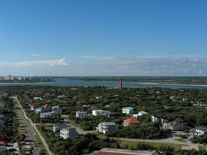 Interior 2, Yellow Sunshine Oceanfront Townhouse, Private Balcony Unit #2, Volusia