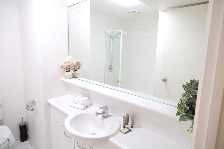 Bathroom, Readyset Apartments on Spencer North, Melbourne