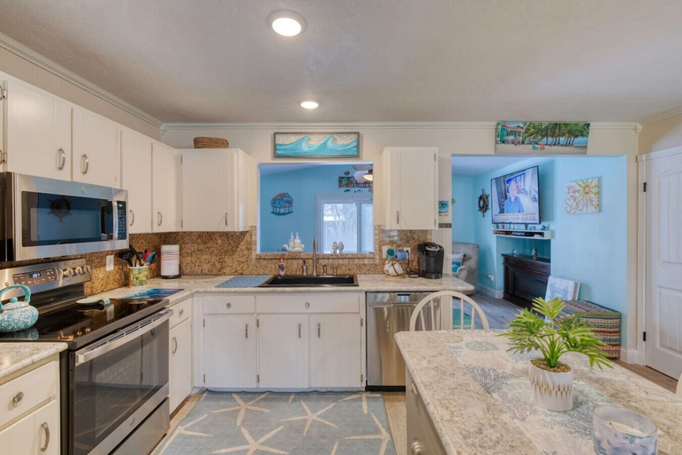 Interior 4, Under The Sea Pool and Hot Tub, Volusia