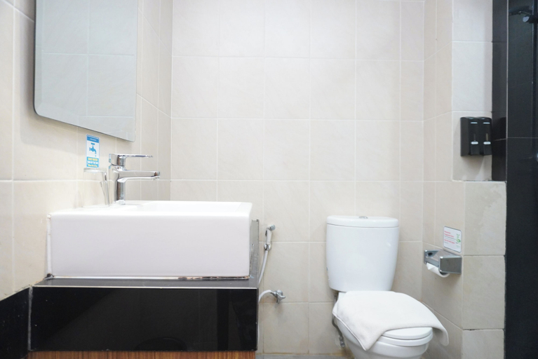 Bathroom 5, Patra Parapat Hotel, Simalungun