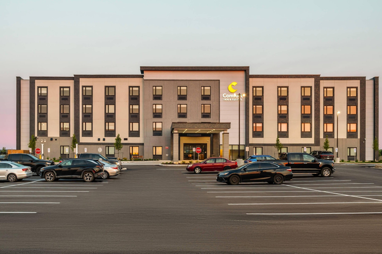 Exterior & Views 2, Comfort Inn & Suites, Simcoe