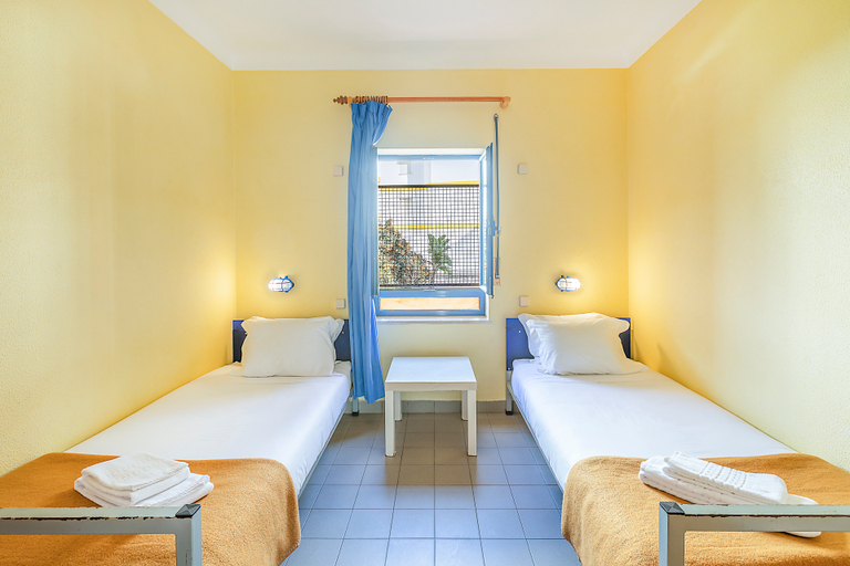 Bedroom 4, Hi Lagos - Pousada de Juventude, Lagos