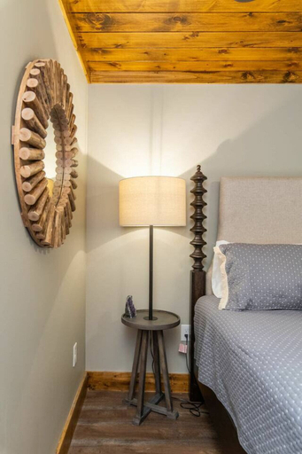 Interior 3, Hot Tub & Wifi - Angel's View - Red River Gorge KY, Wolfe