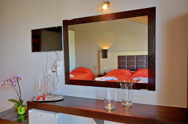 Bathroom 2, Garden Palace Hotel, Ionian Islands