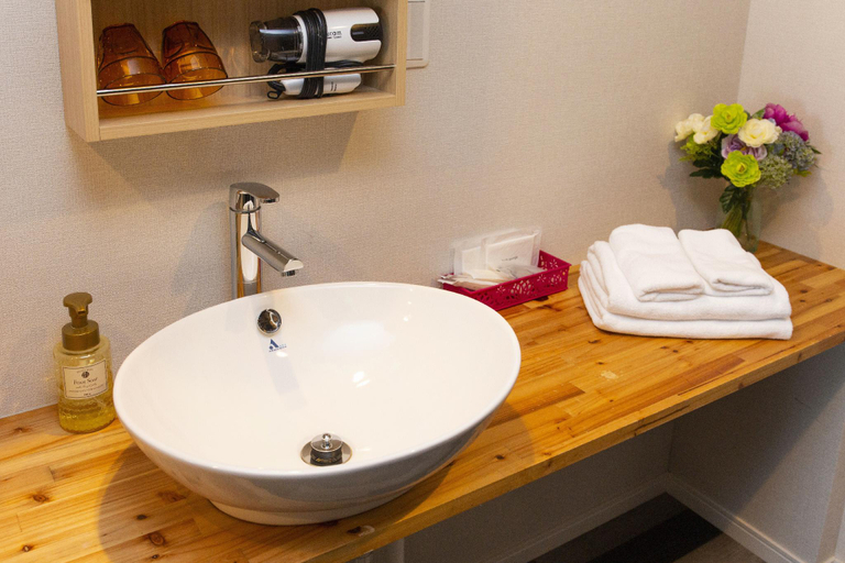Bathroom 3, Mr.KINJO in Nishihara Interchange, Ginowan