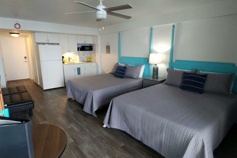 Interior 5, The Maui Wowi Oceanfront Condo, Volusia