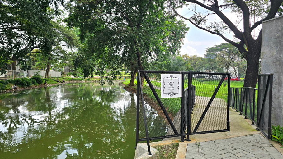 Garden, Trivium Terrace Apartment Lippo Cikarang (Min Stay 3 Nights), Cikarang