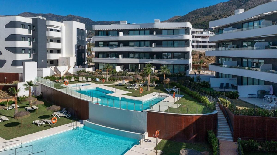 Exterior & Views, Stylish Luxury Suite with Terrace in Higueron, Málaga