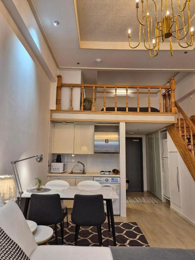 Others 4, Serena's cozy loft Apartment, Yongsan