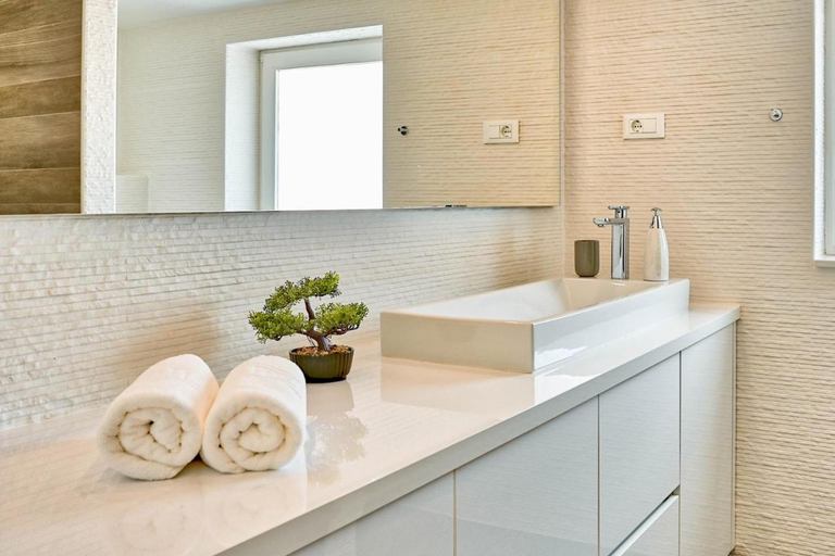 Bathroom 4, Oscar apartments with shared pool, Zadar