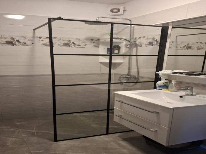 Bathroom 3, Josip Blue Horizon Apartments, Ston