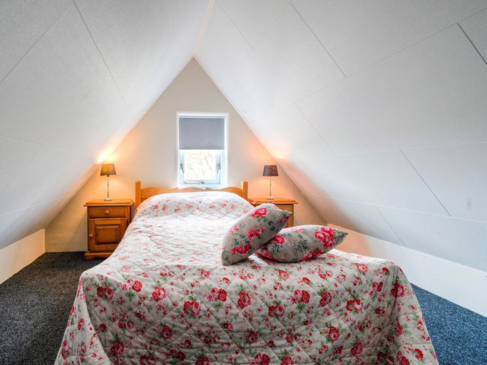 Bedroom 2, Peaceful Family Home in Elim, Hoogeveen