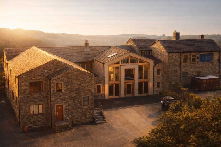 Exterior & Views
