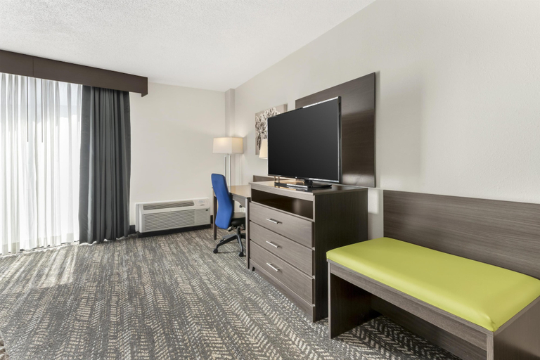 Bedroom 4, Best Western Plus Wausau Tower Inn, Marathon