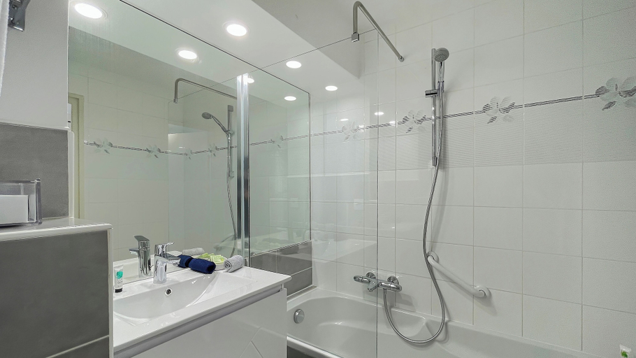 Bathroom 4, Louison Appart et Suite, Morbihan