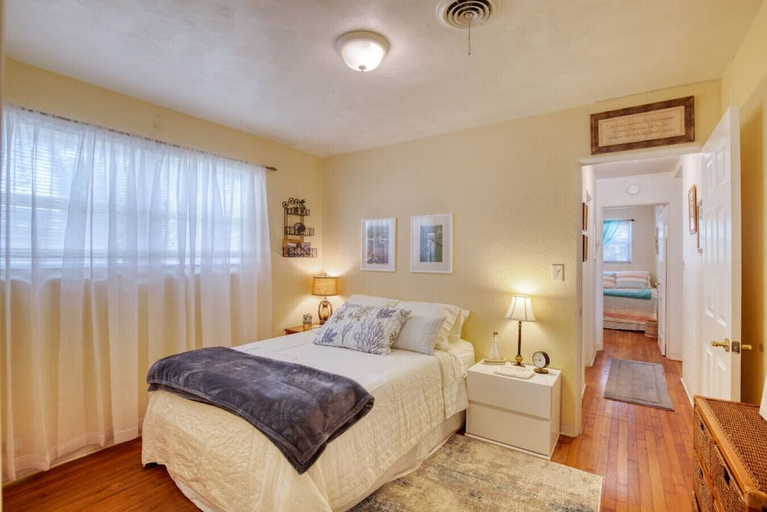 Interior 5, Home Away From Home Daytona 3 Bedroom, Volusia
