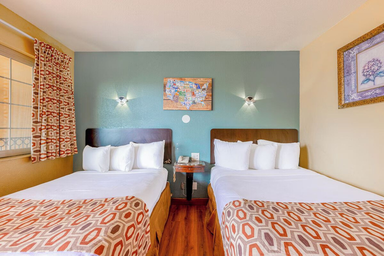 Room 2, Aurelia Oceanside, San Diego