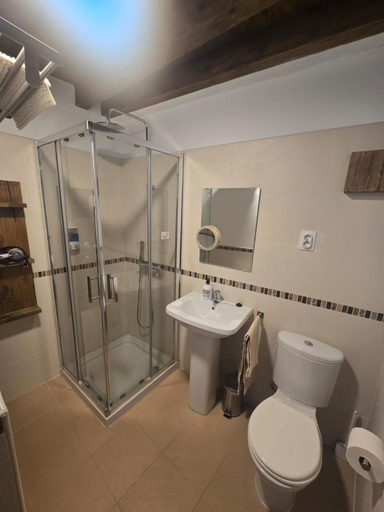 Bathroom 3, La Casona del Rio Abion, Soria