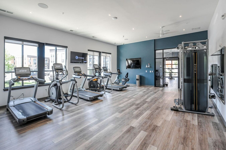 Interior 4, Affordable 2-bedroom Fishers Pool View, Hamilton
