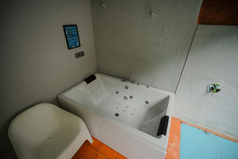 Bathroom, Red Earth Kabini, Mysore