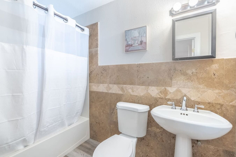 Bathroom 4, Naples Paradise Grill Hottub Close to Beach, Collier