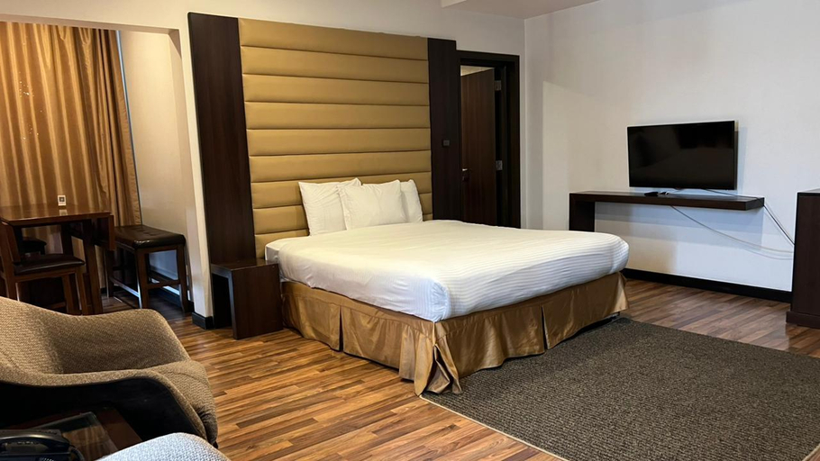 Bedroom 4, Golden Tulip Al Khobar Suites, Al Khobar