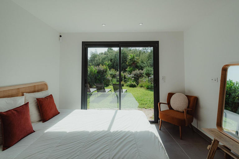 Bedroom 3, Villa Ryx avec piscine, Var