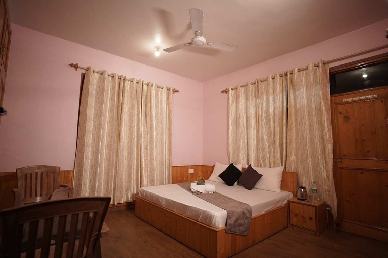 Room 2, Mountainshack Riverside Stay & Cafe, Kullu